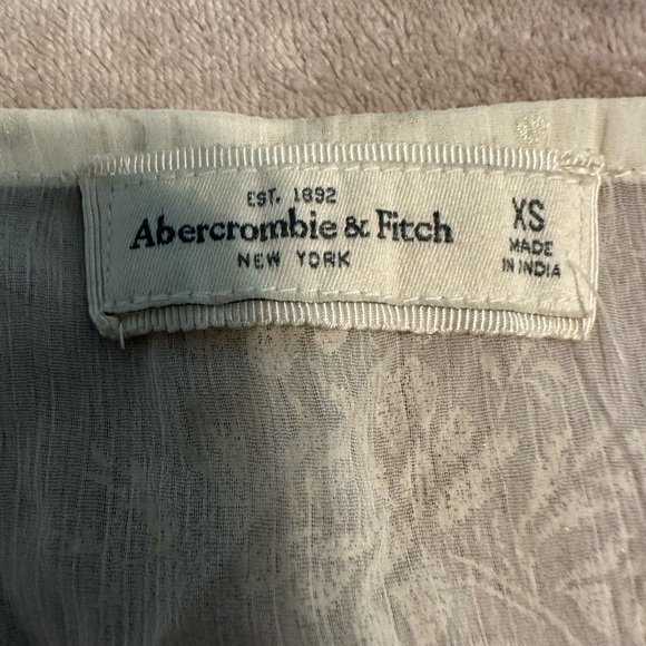 Abercrombie & Fitch Sheer Blouse Size XS Babydoll Cream NWT - Picture 3 of 9